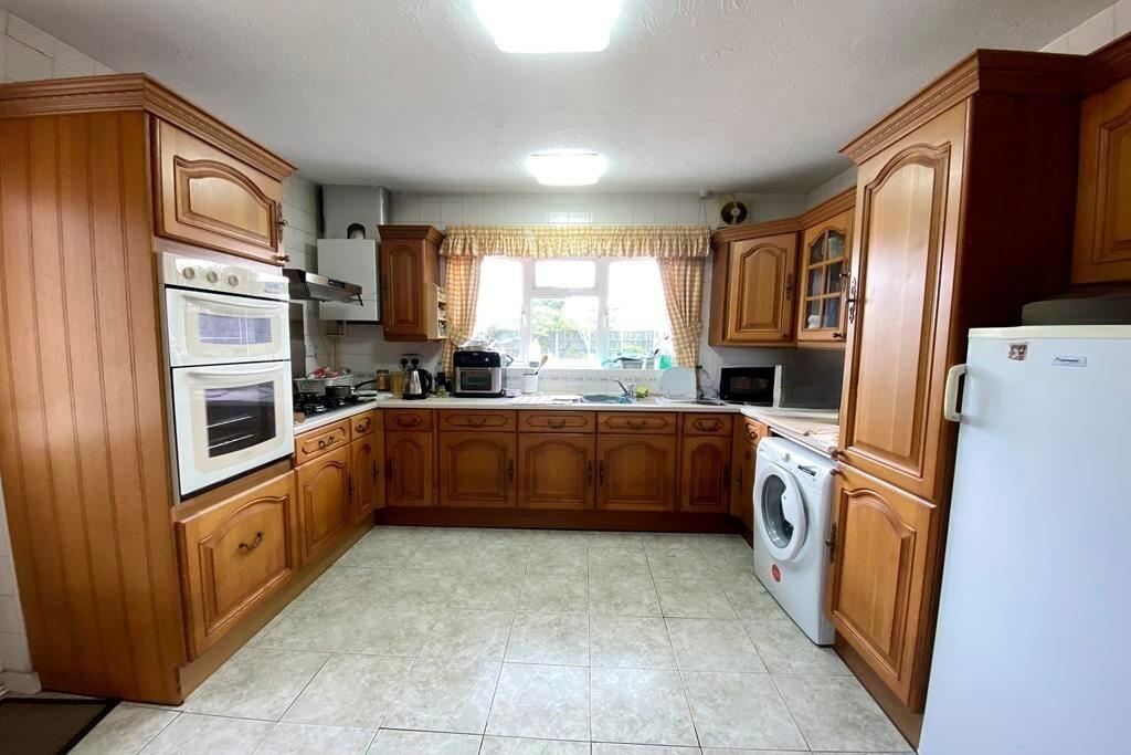 Kitchen/Breakfast Rm