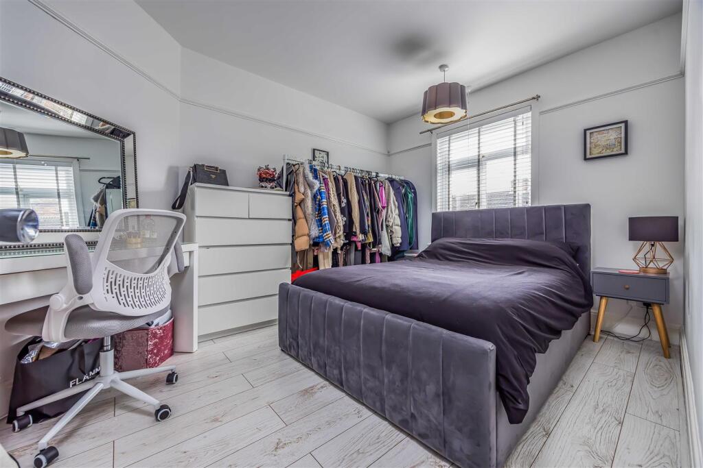 177 Hawthorn Crescent, Cosham-Small-PorticoMarketi