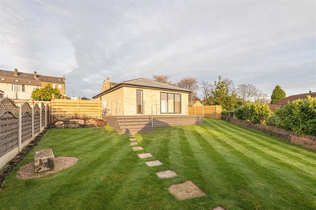 07 - 99B Knowl Road WF14 9RQ.jpg