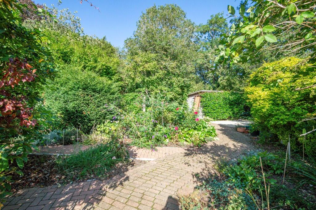 9a Chapel Street-...