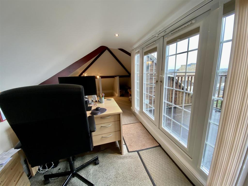 OFFICE ROOM
