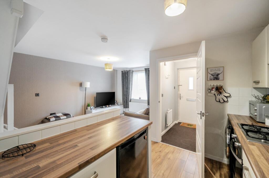 1369917-7-68f241b...