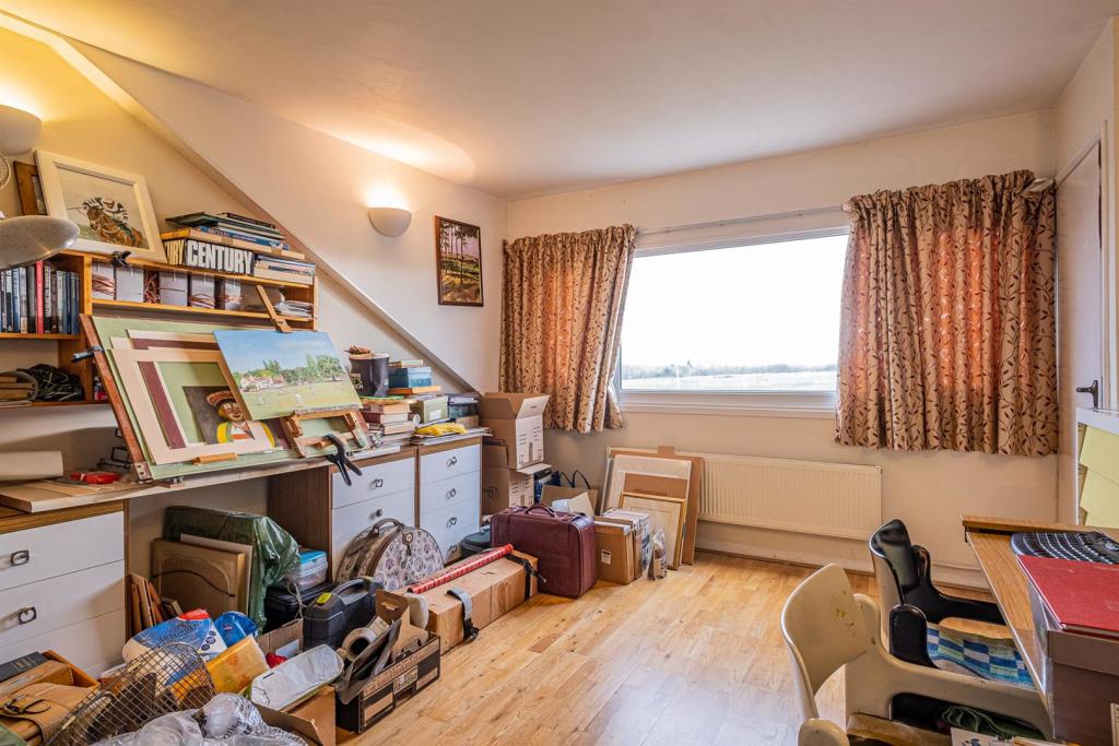 Loft /3rd Bedroom