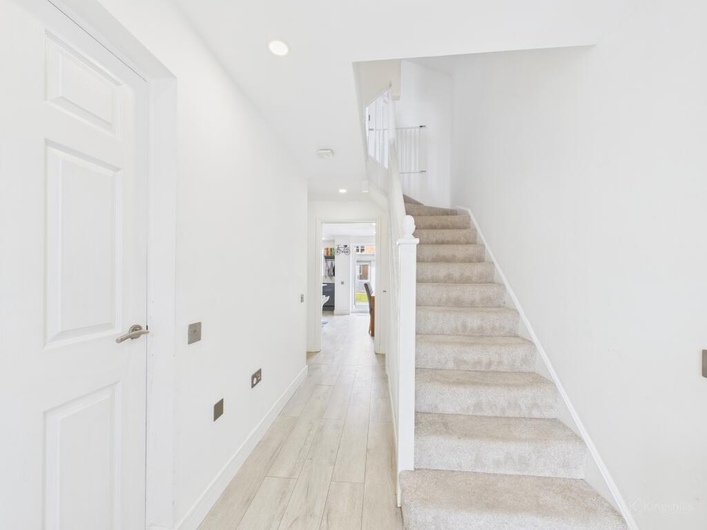 CAM02119G0-PR0419-STILL014