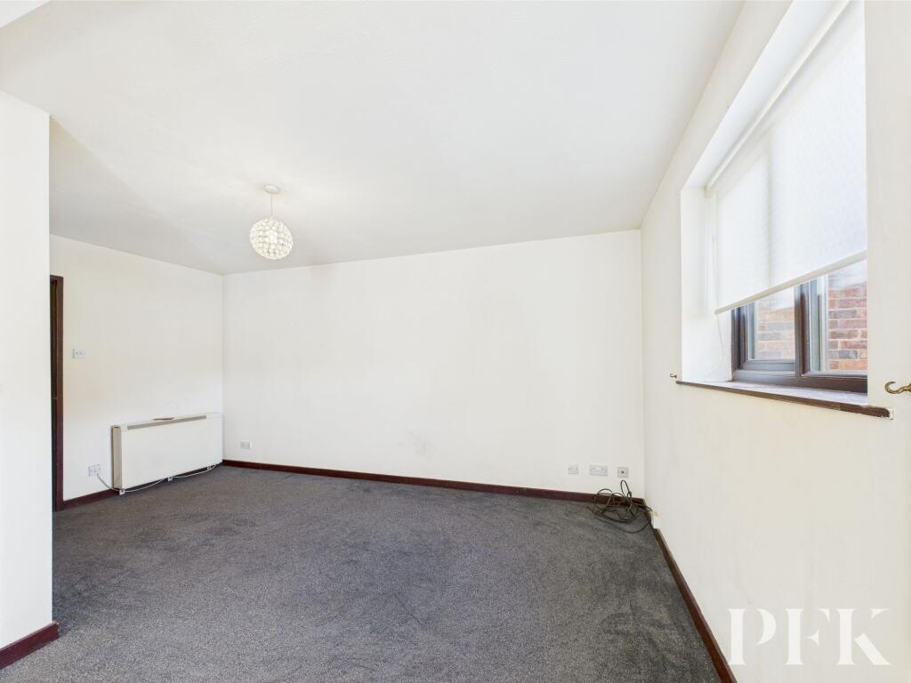 Open plan living / dining / kitchen