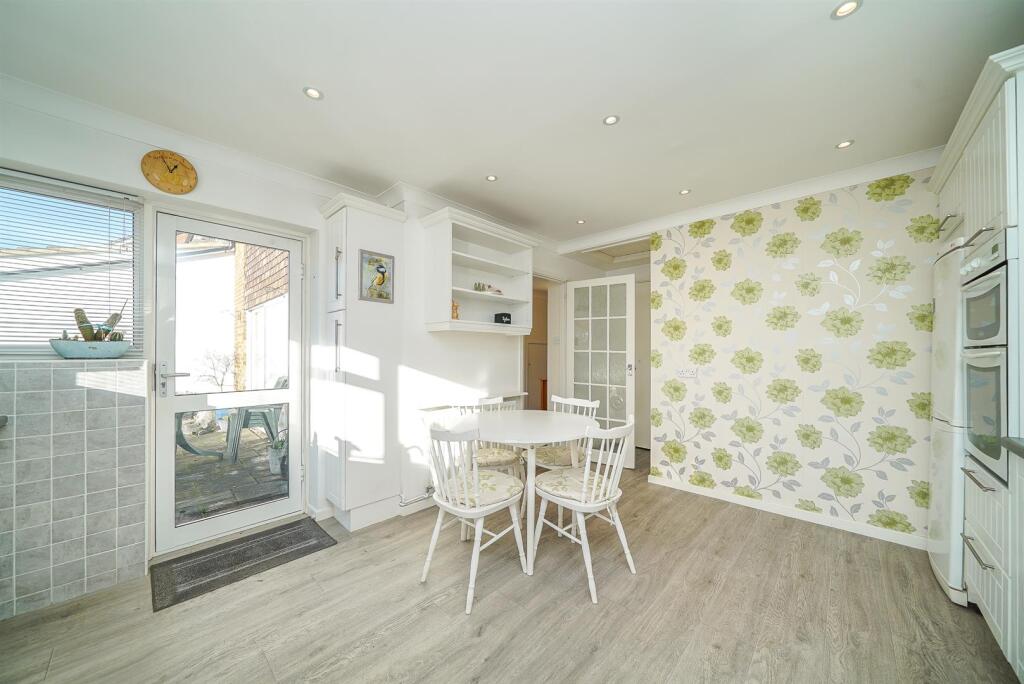 Kitchen 4