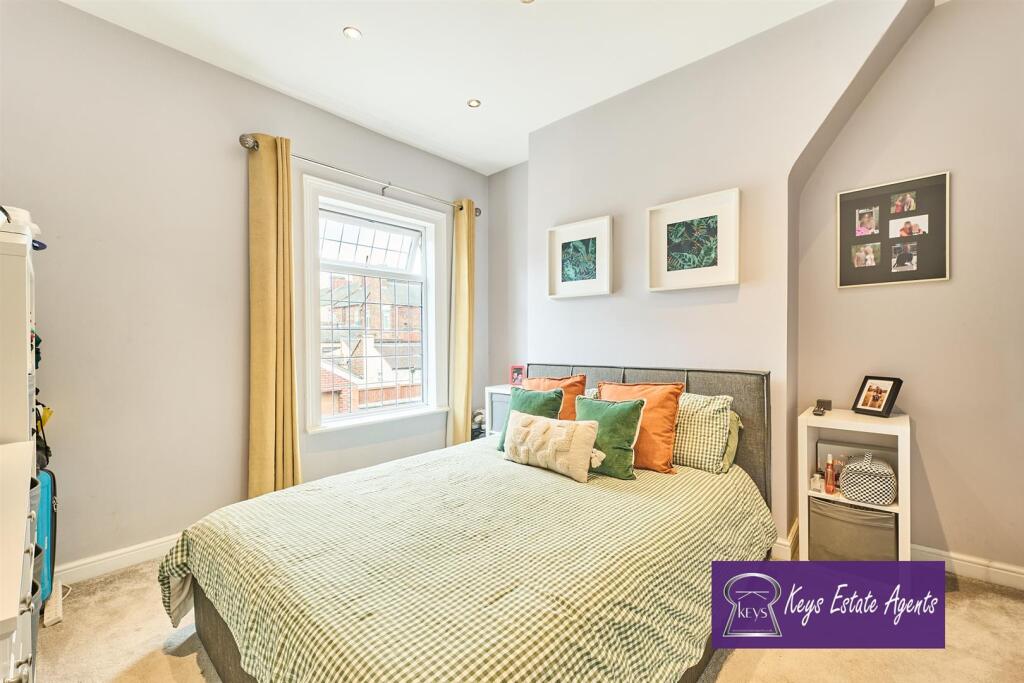 BEDROOM  (Front)