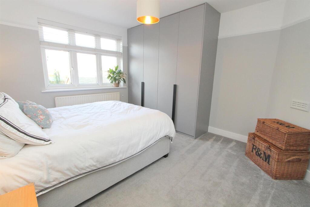 BED 1.jpg