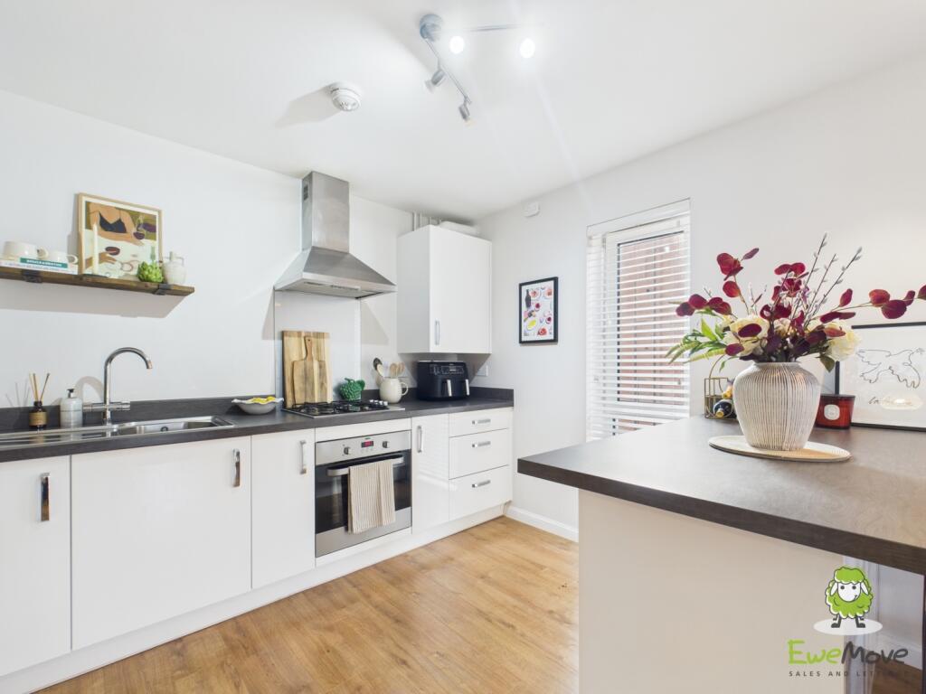 EweMove Estate Agents Basingstoke - Leander Court 