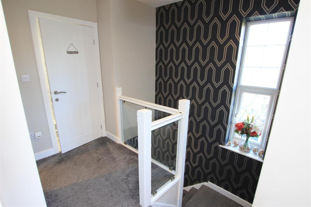 FIRST FLOOR LANDING