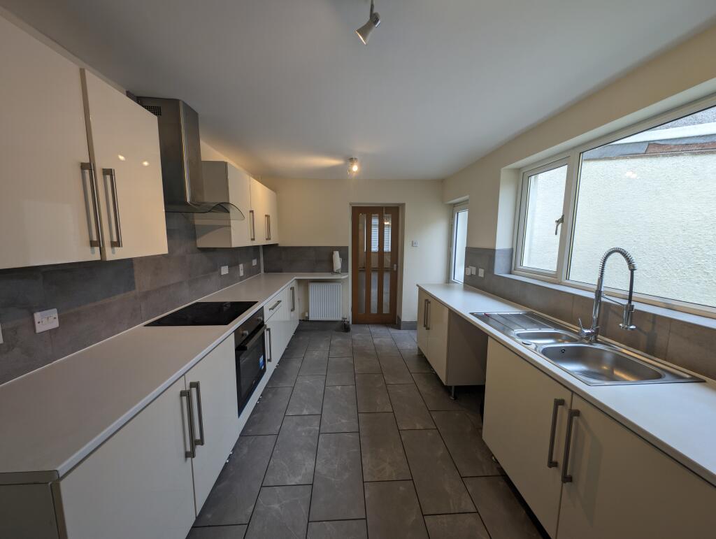 Kitchen 2