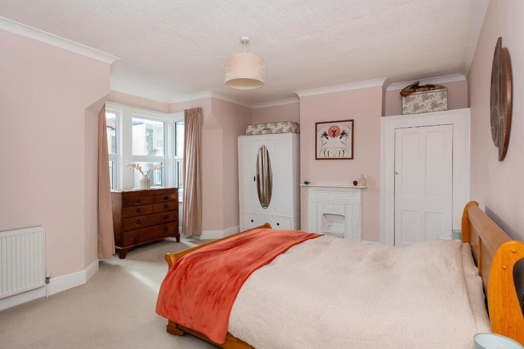 4M1RKE - Bedroom G.jpg