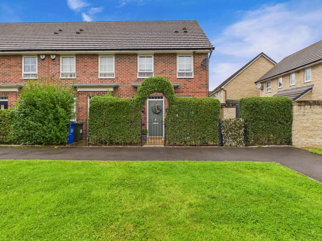 CAM03729G0-PR0131-STILL001