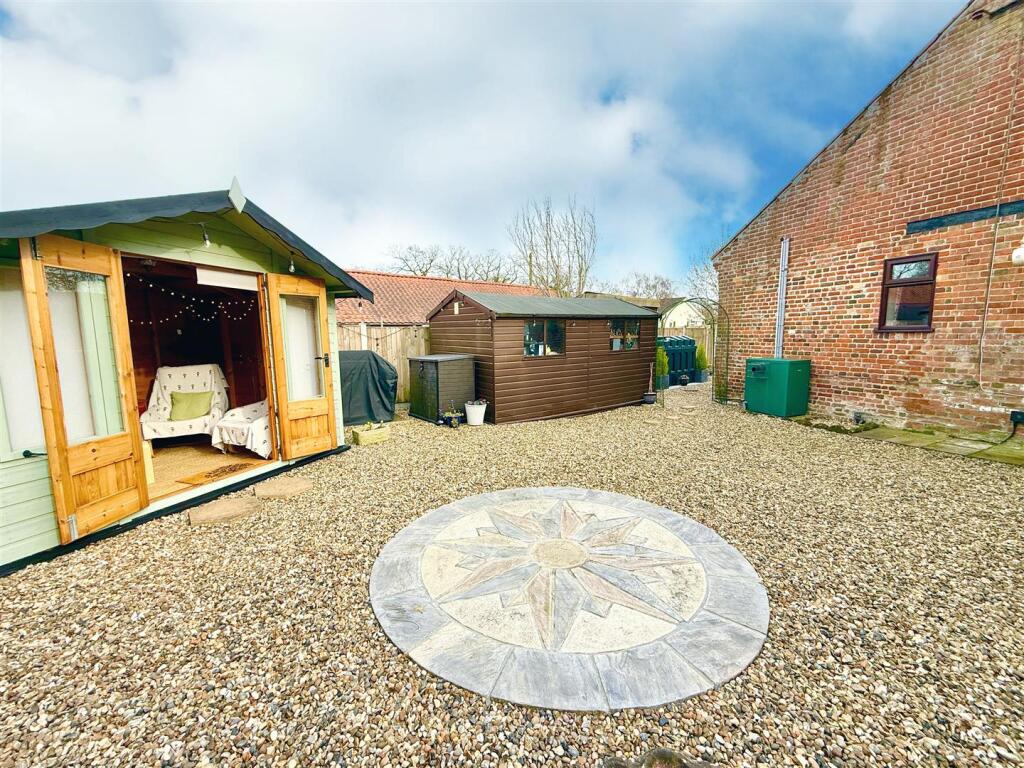 garden and summer house
