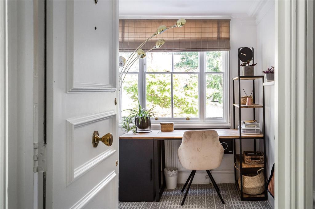 Hallway/ Study Area