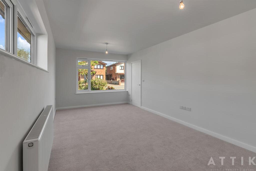 1 Prince Andrews Close, Norwich, NR66XH (10).jpg