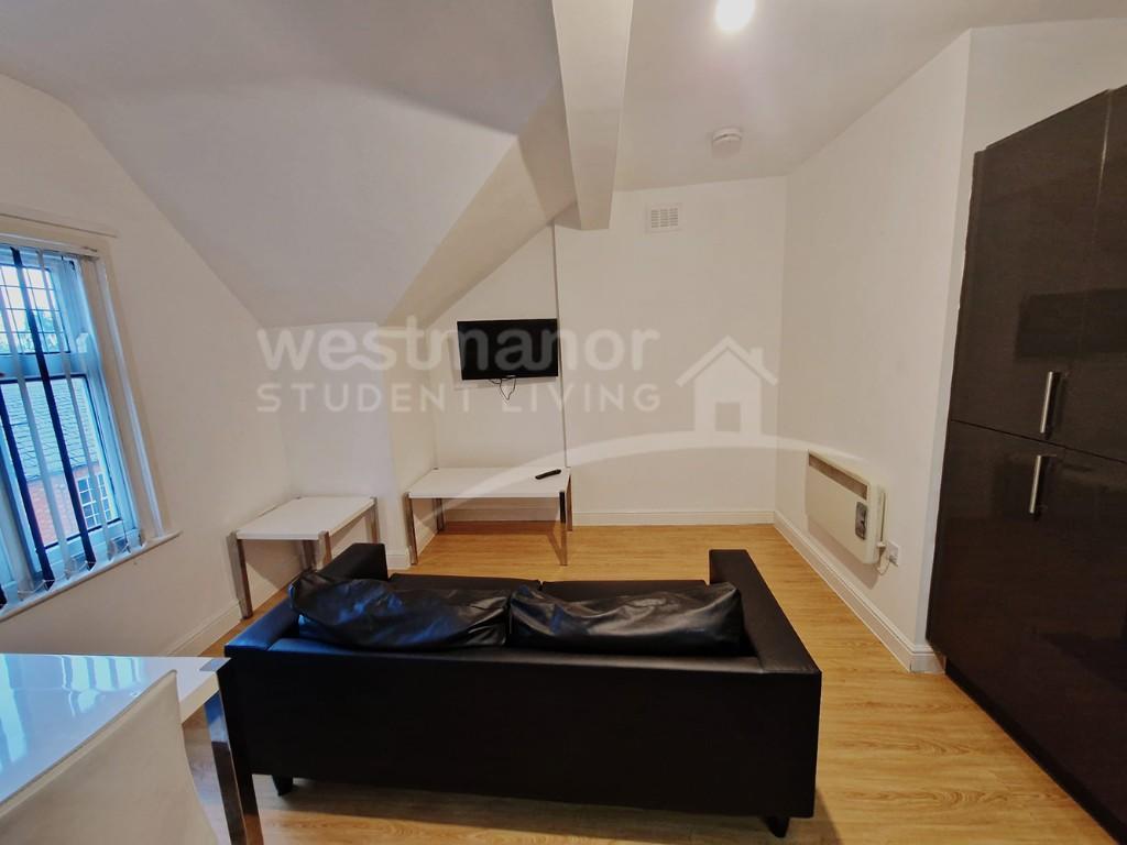 FLAT 11
