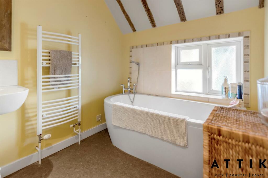 Gable Cottage, Bramfield, IP19 9H (19).jpg