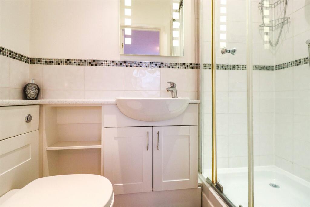 En-Suite Shower
