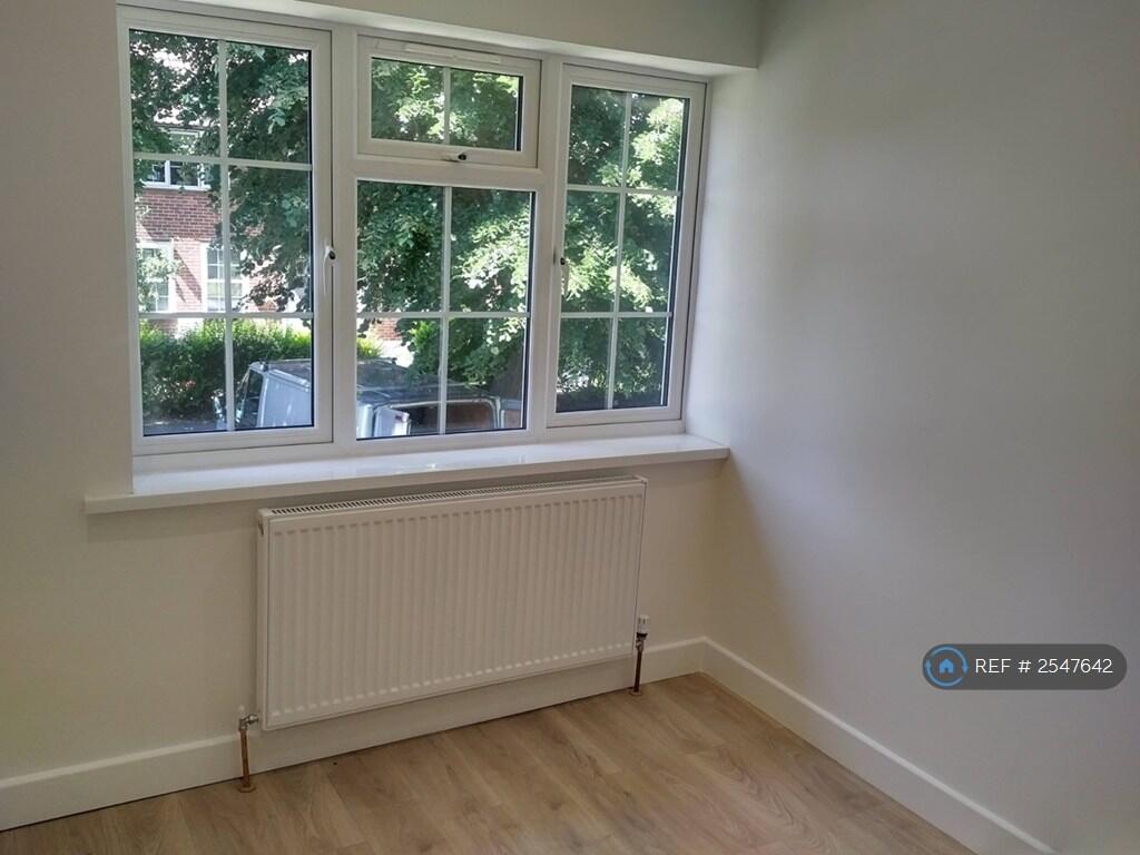 Double Size Bedroom 1 