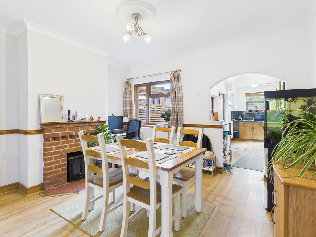 CAM04578G0-PR0028...