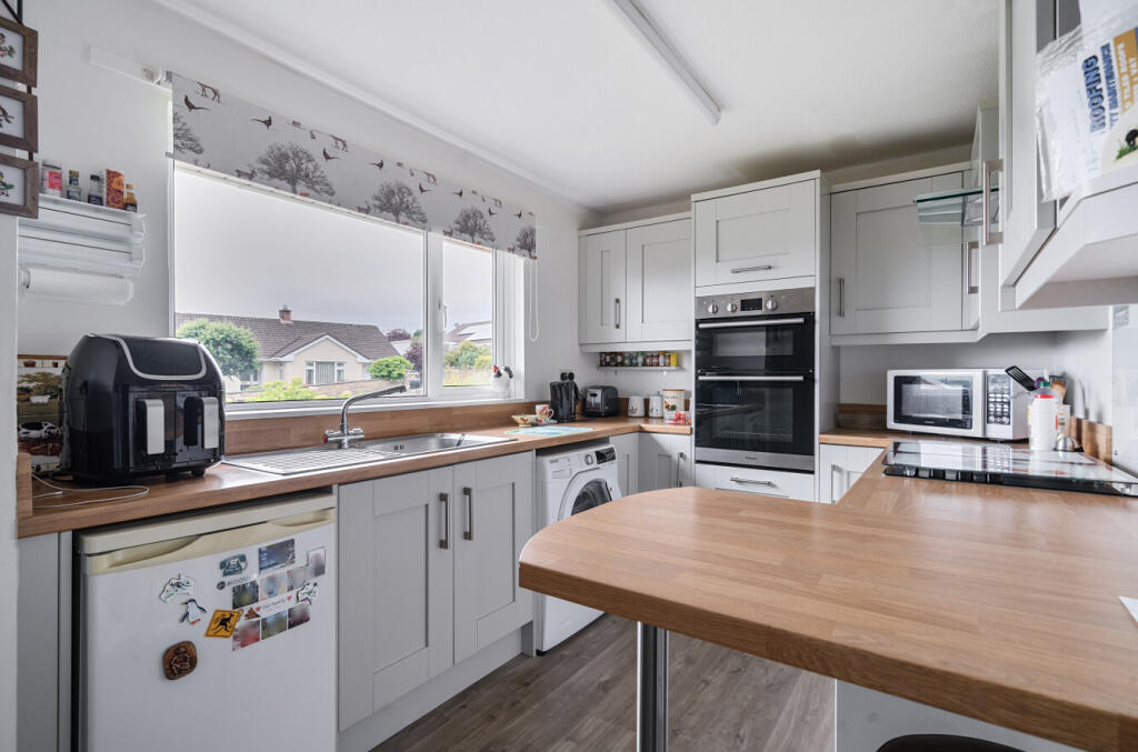 1305679-13-6846e8...