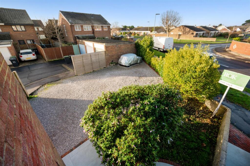 Large Driveway.jpg
