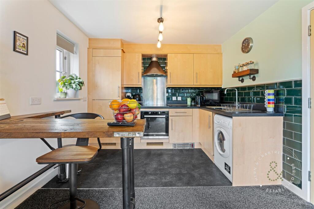 Pentland Close, HernCrabtree (4).jpg