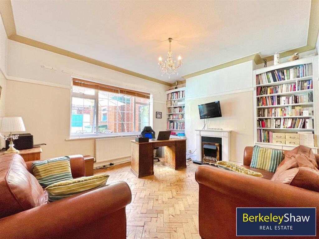 4523b615--43EE-85D9-1D0BD9C143EE-98947-00000D329C3