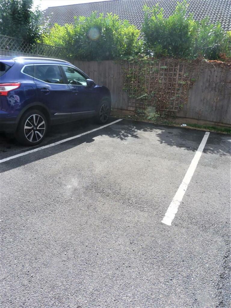 244. PARKING.JPG