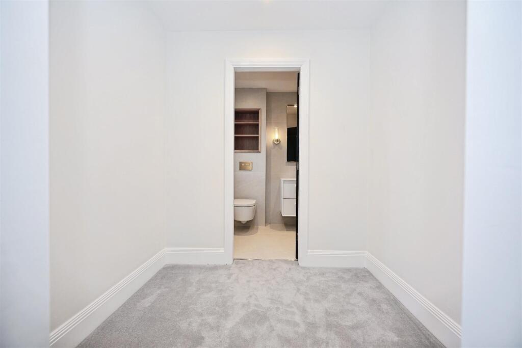 Walk In Wardrobe