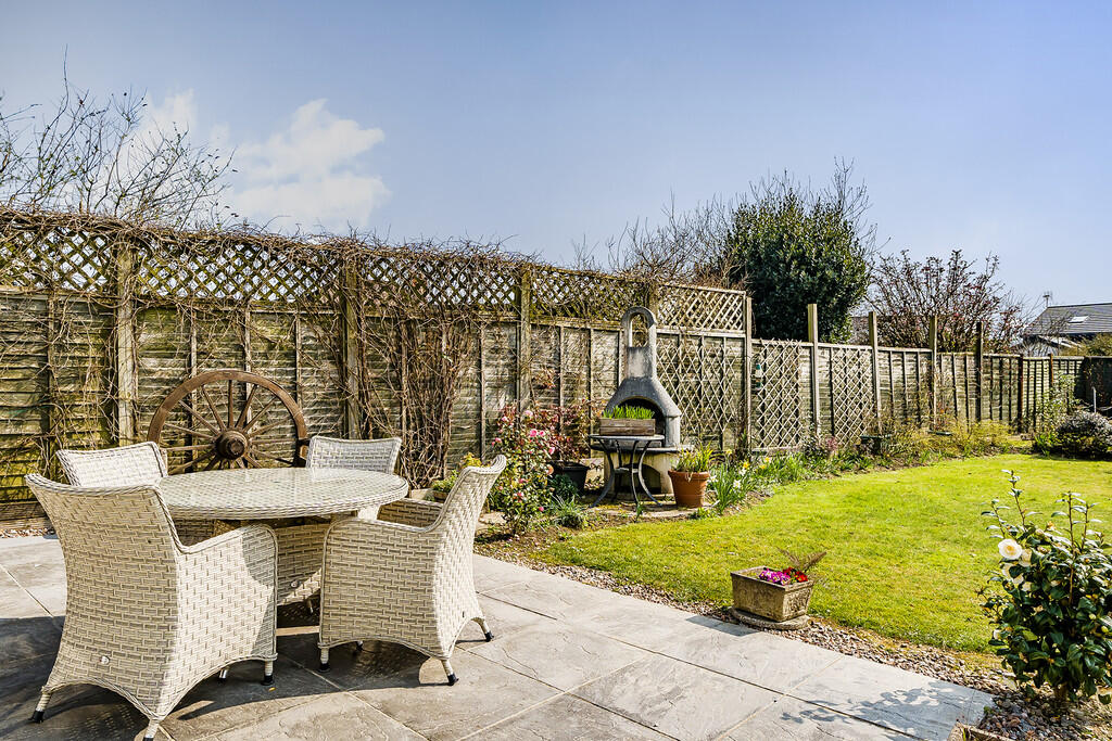 Alfresco Dining