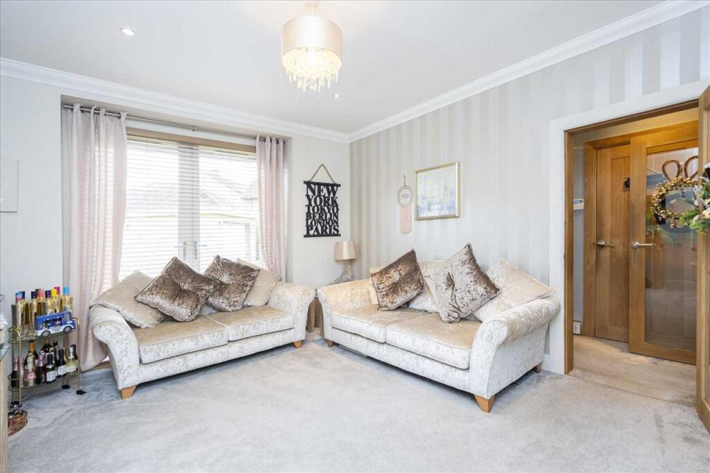 5 Hadrian Way, EH51 9QL