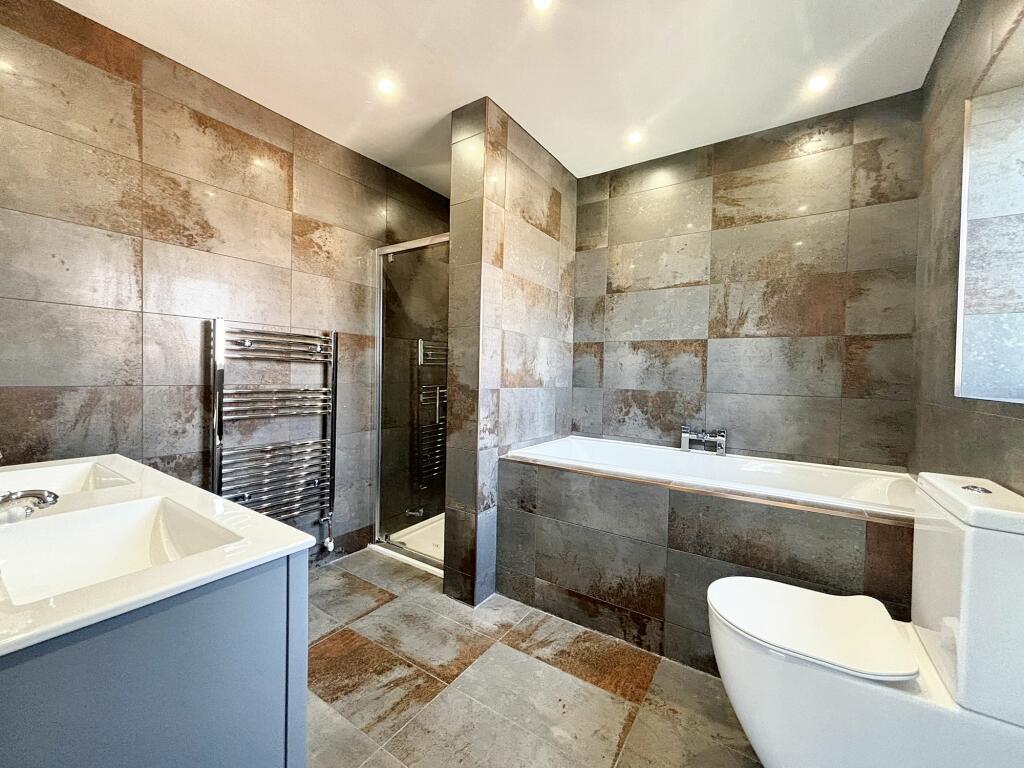 En-Suite Bathroom