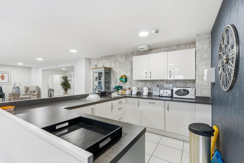 Coralie Court Building