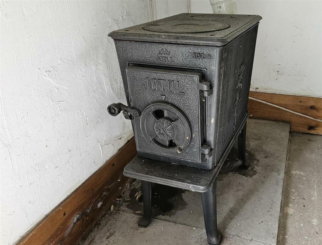 Log Burner in Coach House.jpg