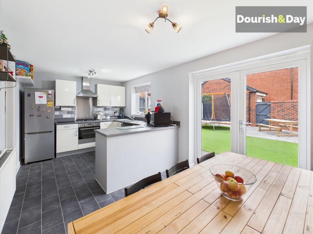 Open Plan Kitchen / Diner