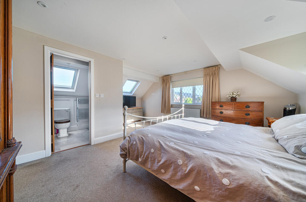 1383937-24-691f3d...