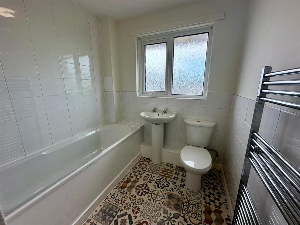 Family Bathroom.jpg