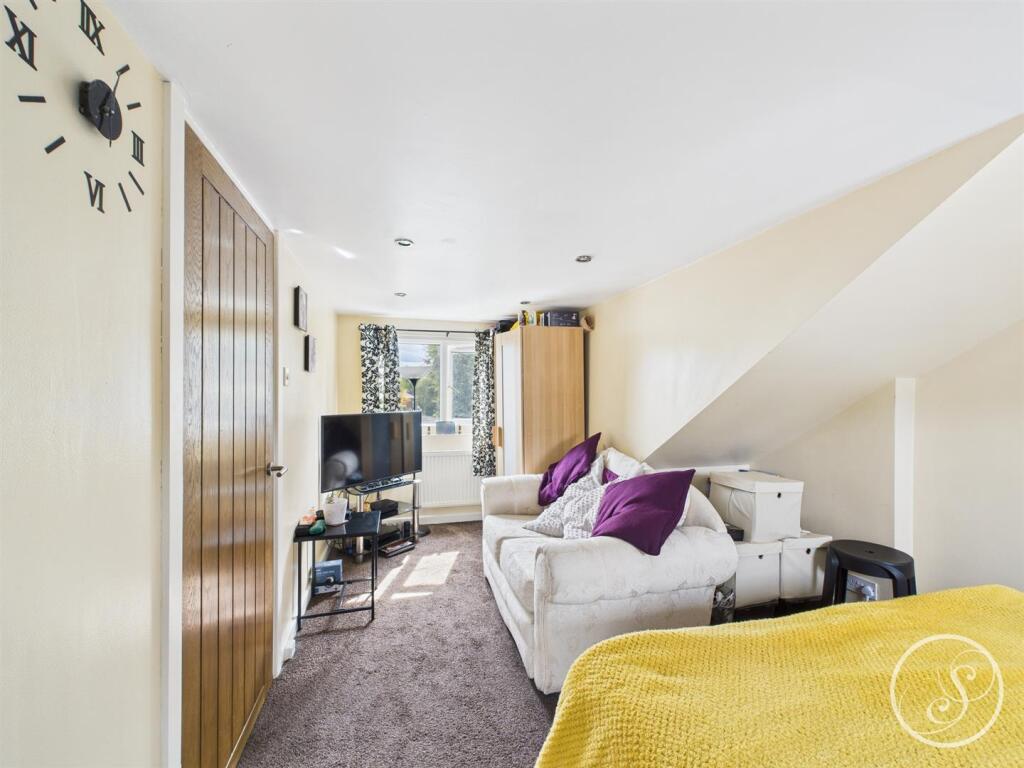 USEABLE LOFT SPACE