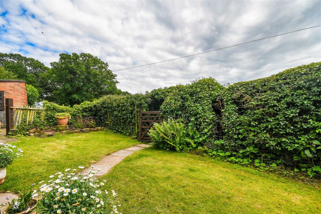 4 Beamish Lane -Front Garden.jpg