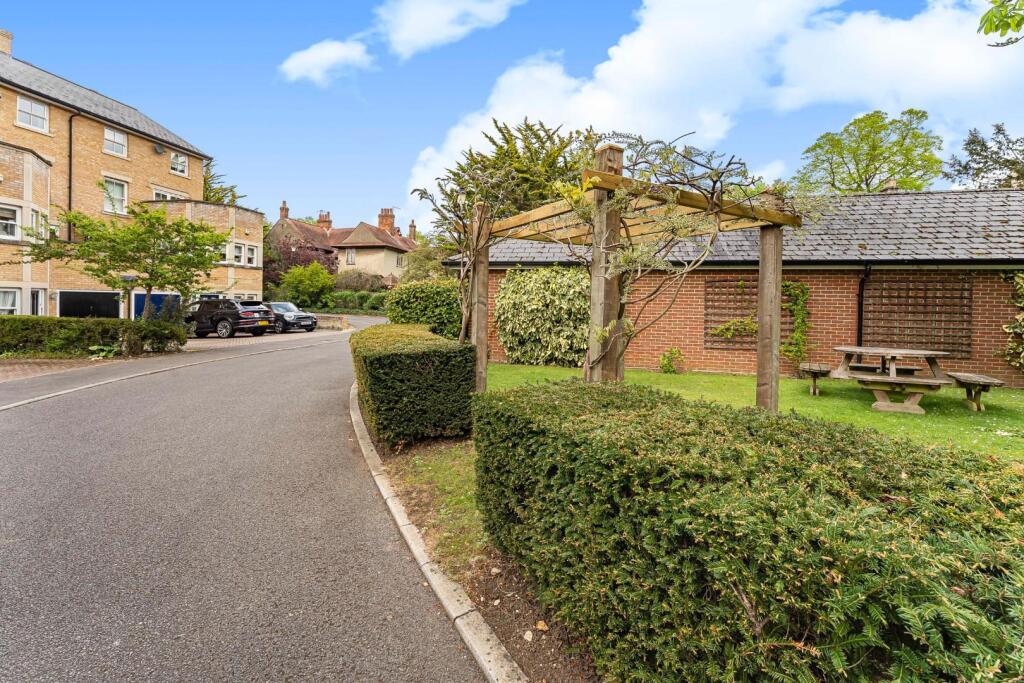 REAR ACCESS &amp; GARDENS.jpg