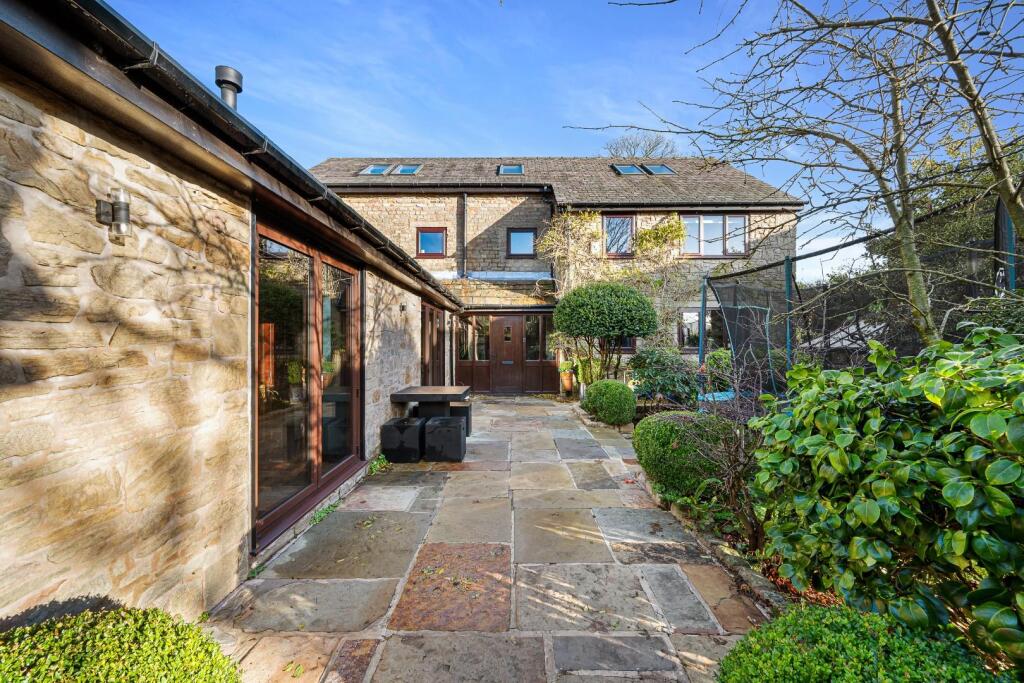 The Coach House External-4.jpg