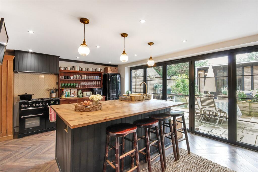 Kitchen/Breakfast Rm