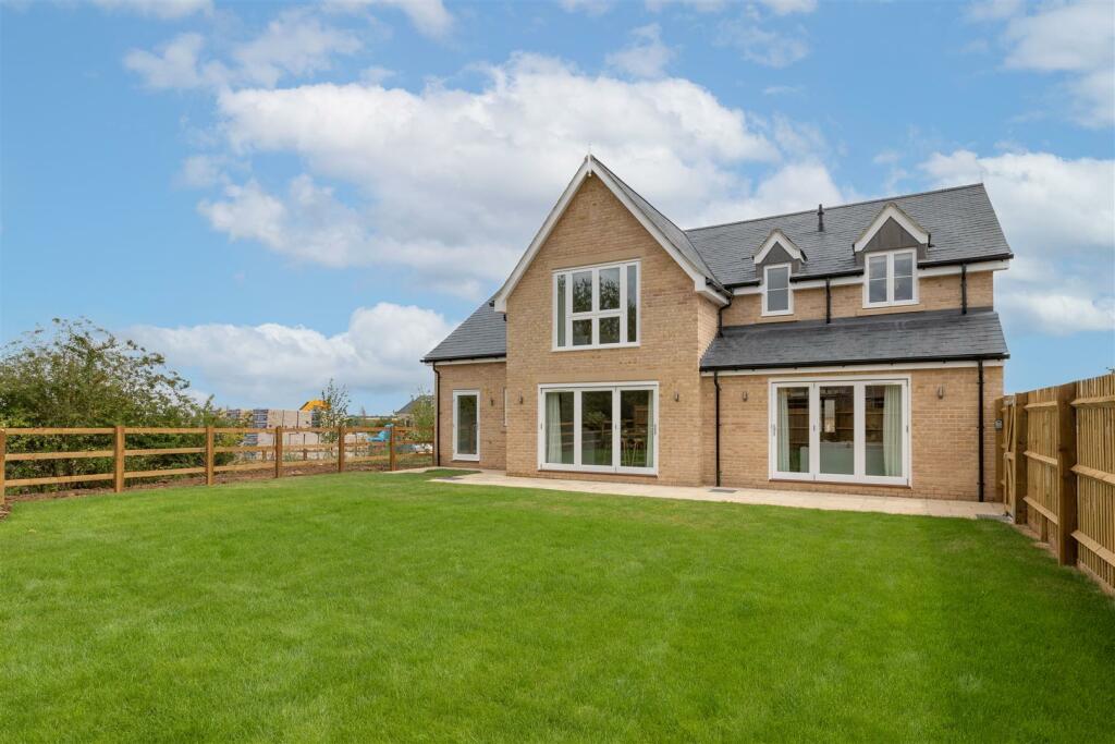 Garden - show home