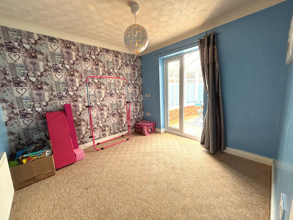 Playroom/Breakfas...