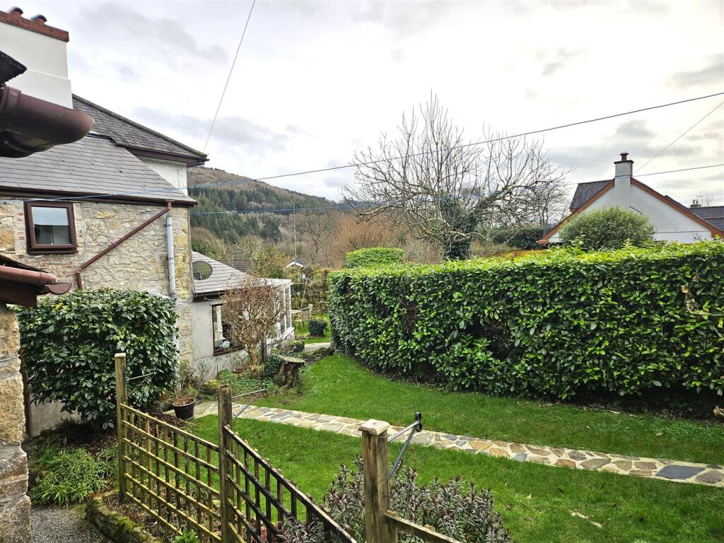 Garden by Utility Room.jpg