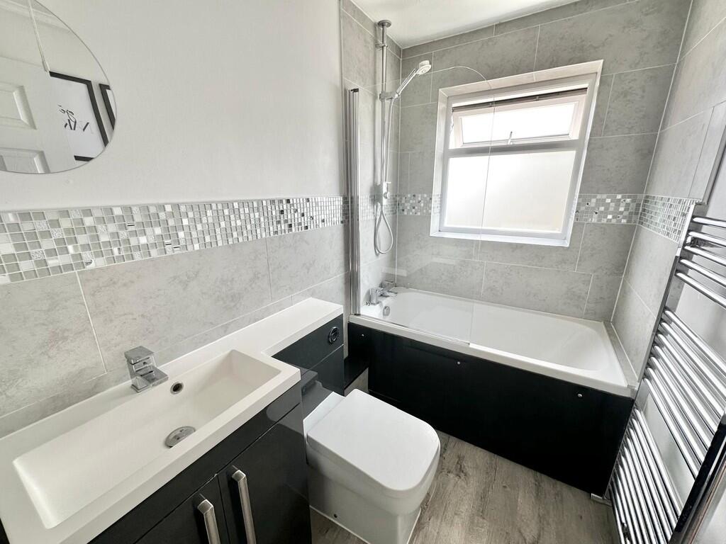 IMG-20250822-WA00...