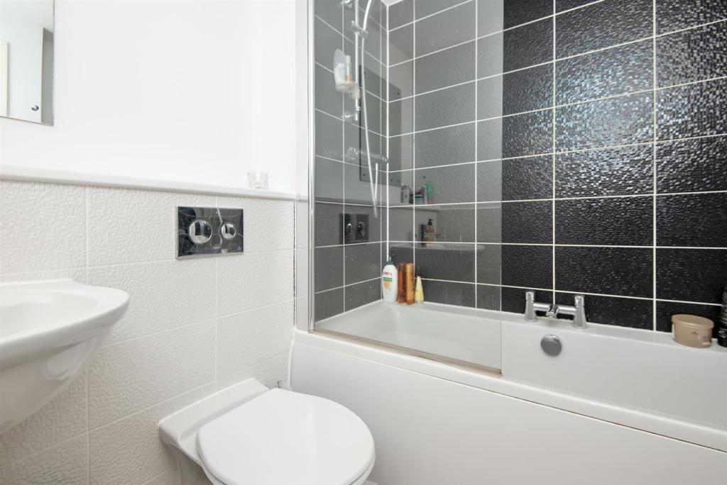 Bathroom.jpeg