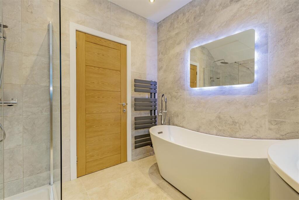 Bathroom-3.jpg
